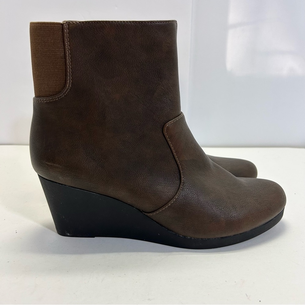 Life Stride Flex Noise size 8 Brown Wedge Ankle Booties